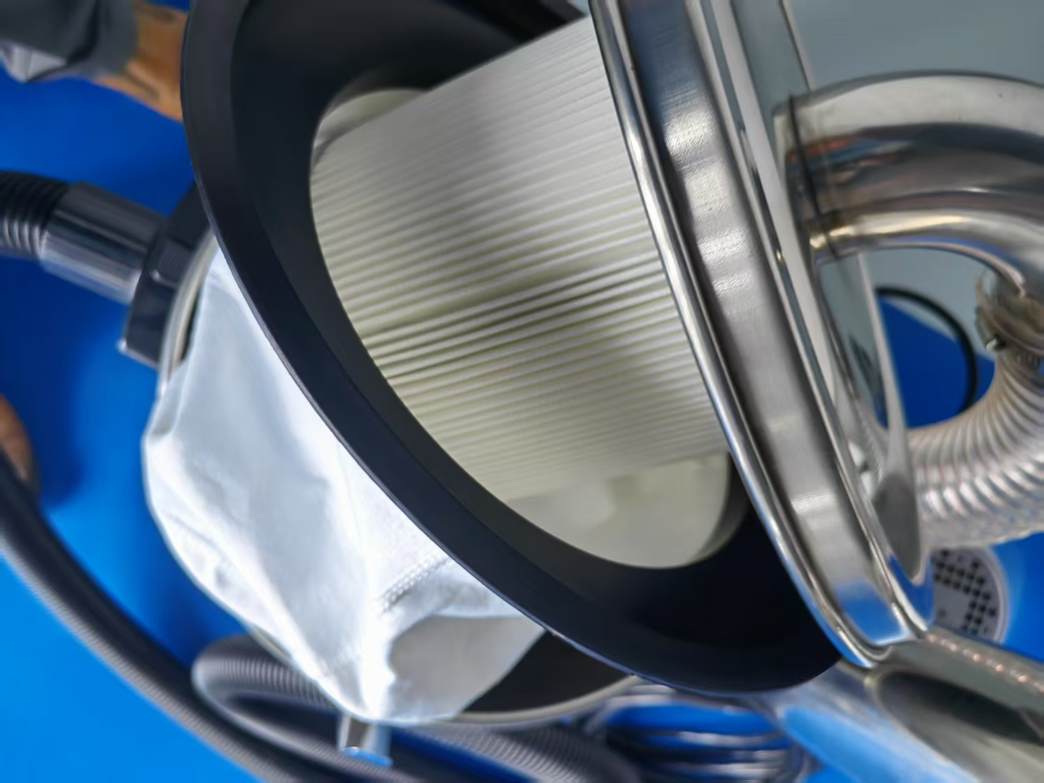 Industrial vacuum cleaner